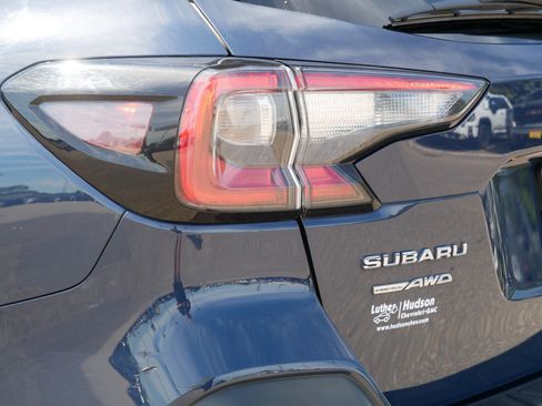 Used 2023 Subaru Outback Touring AWD/4WD image 17