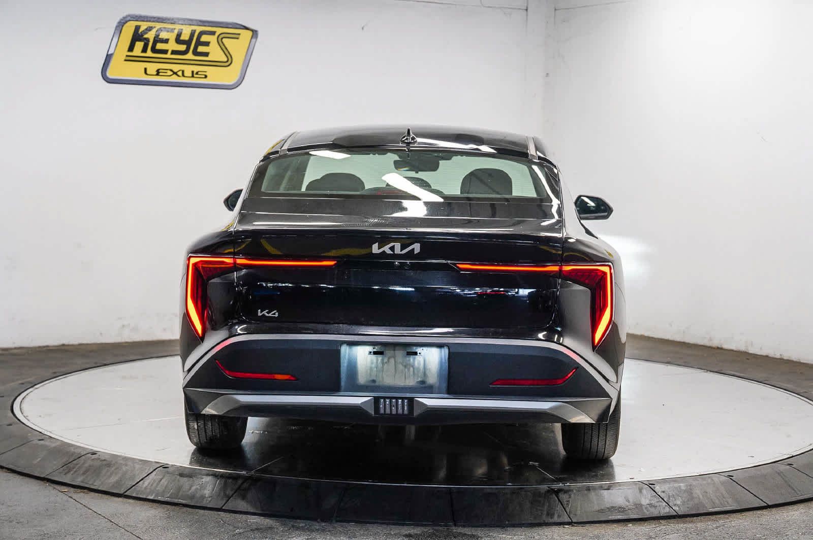 Used 2025 Kia K4 FWD image 3