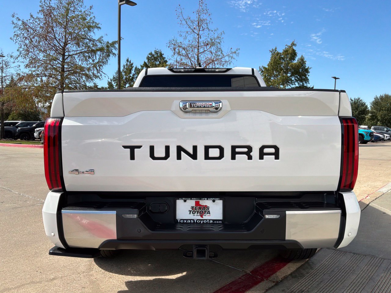 Used 2023 Toyota Tundra Limited w/ Power Package AWD/4WD image 7