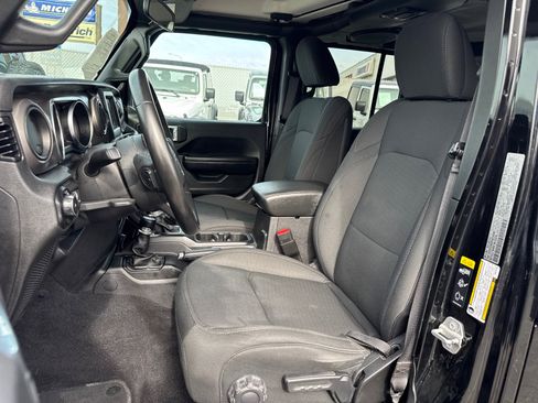 Used 2021 Jeep Wrangler Unlimited Sport image 9