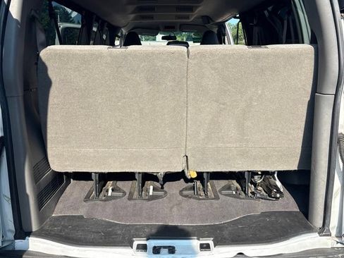 Used 2019 Chevrolet Express 3500 LS RWD image 17