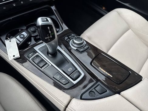 Used 2012 BMW 528i xDrive Sedan AWD/4WD image 37