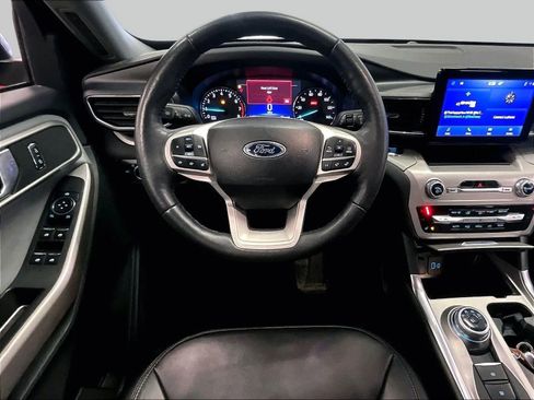 Used 2023 Ford Explorer XLT w/ Equipment Group 202A image 5