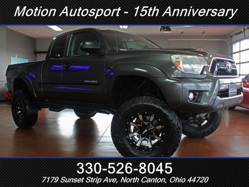 Used 2013 Toyota Tacoma 4x4 Access Cab V6 w/ SR5 Pkg image 2