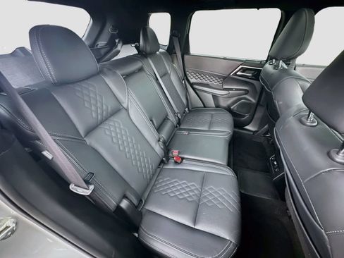 Used 2025 Mitsubishi Outlander SEL Black Edition AWD/4WD image 30