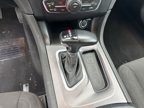 Used 2023 Dodge Charger SXT image 29