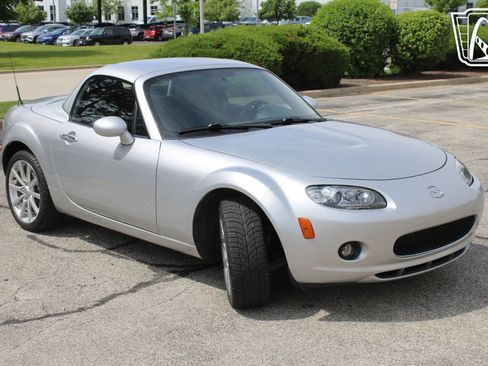 Used 2007 MAZDA MX-5 Miata Touring RWD image 16