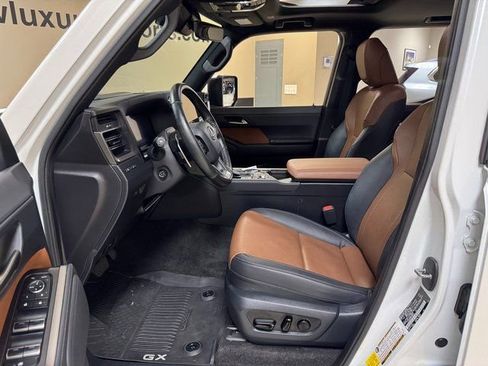 Used 2024 Lexus GX 550 w/ Cold Area Package image 8