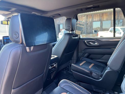 Used 2021 GMC Yukon AT4 w/ AT4 Premium Package image 8