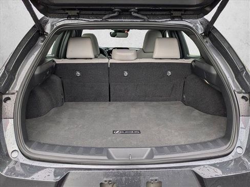 Used 2024 Lexus UX 250h FWD image 9