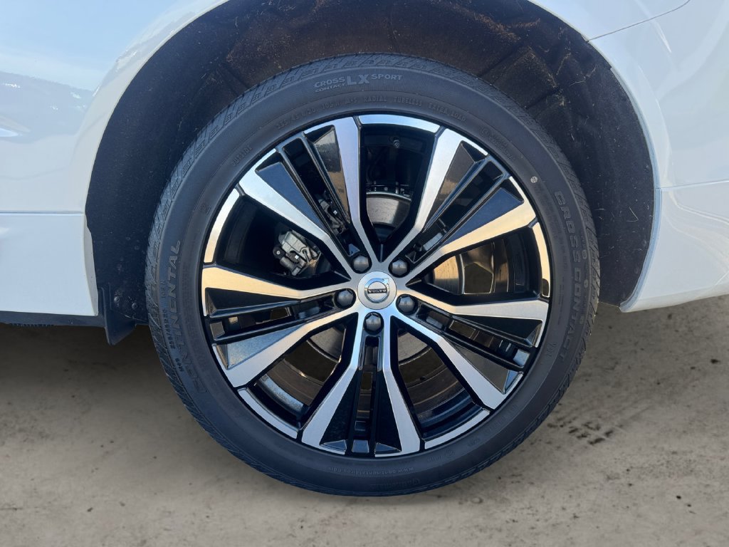 Certified 2024 Volvo XC60 B5 Plus w/ Climate Package AWD/4WD image 9