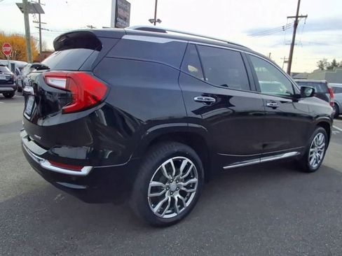 Used 2022 GMC Terrain Denali image 2