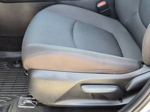 Used 2023 Toyota RAV4 LE FWD image 13
