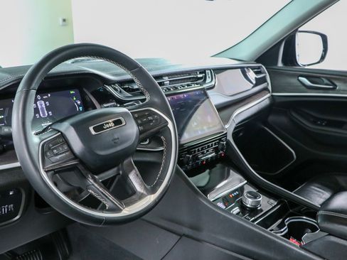 Used 2023 Jeep Grand Cherokee 4WD 4xe w/ Luxury Tech Group II image 25