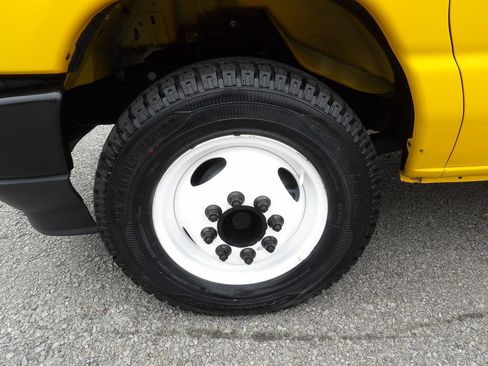 Used 2021 Ford E-350 and Econoline 350 Super Duty RWD image 41