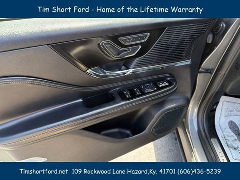 Used 2022 Lincoln Corsair AWD w/ Premium Package image 9