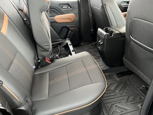 Used 2024 GMC Canyon AT4 image 17