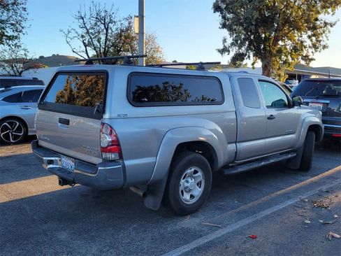 Used 2015 Toyota Tacoma PreRunner image 7