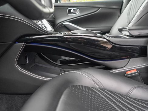 Used 2021 Aston Martin DBX image 26