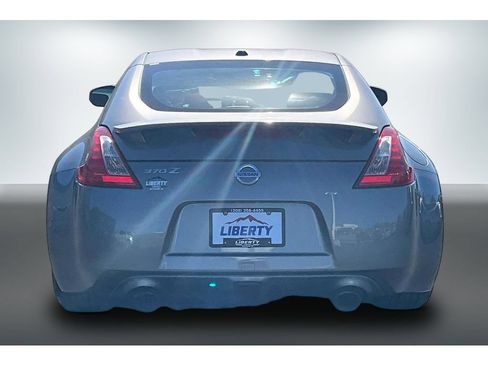 Used 2009 Nissan 370Z Touring w/ Sport Pkg RWD image 5