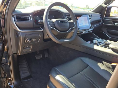 Used 2024 Jeep Wagoneer 4WD w/ Premium Group I image 24