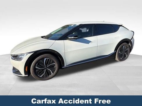 Used 2022 Kia EV6 Wind image 2