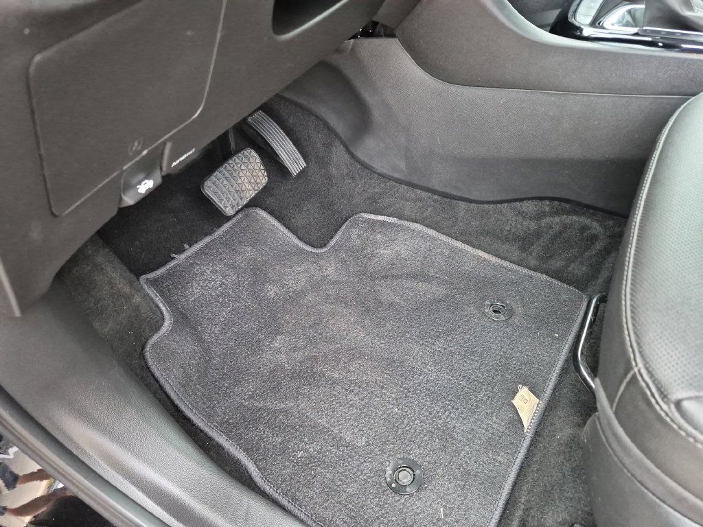 Used 2024 Buick Encore GX Sport Touring FWD image 20