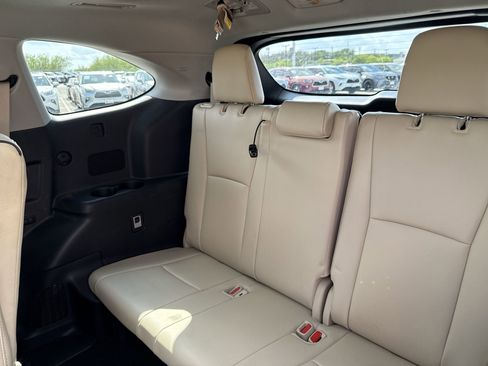 Used 2022 Toyota Highlander Platinum image 26