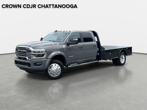 Used 2026 RAM 5500 4x4 Crew Cab w/ Laramie Trim Package image 1