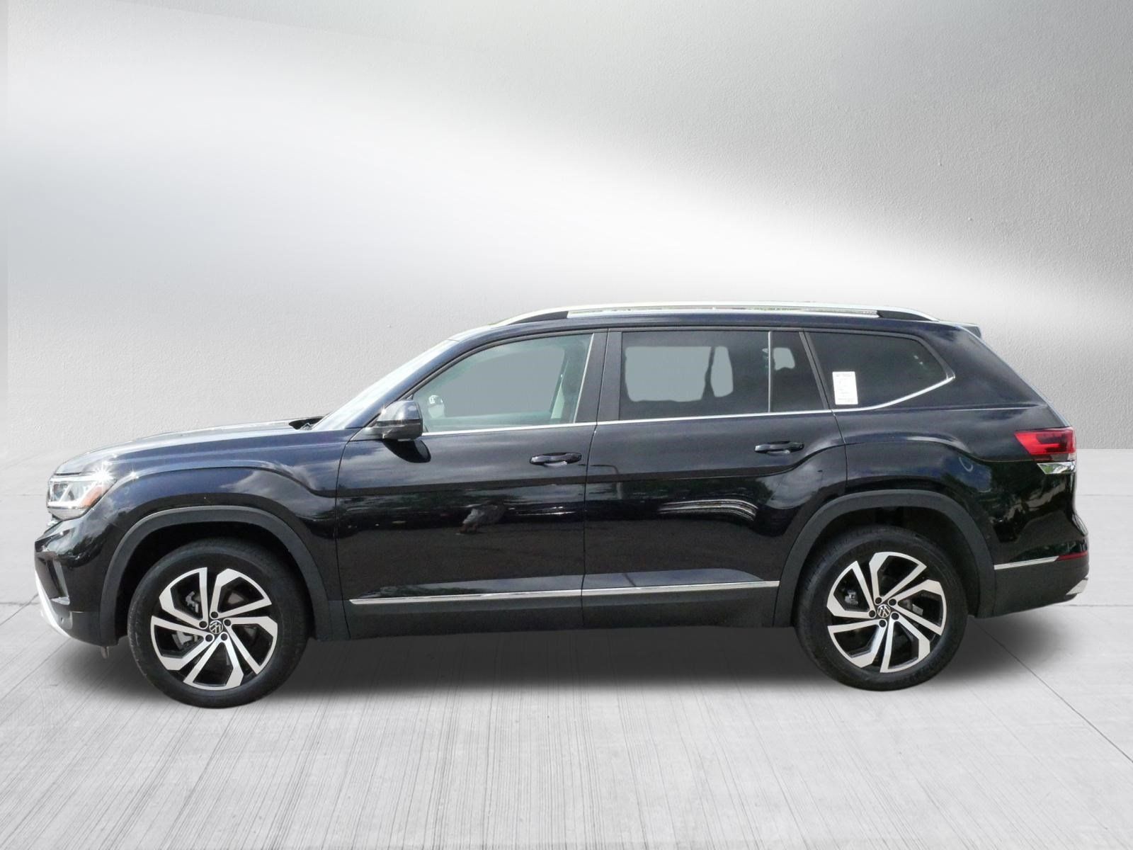 Certified 2023 Volkswagen Atlas SEL AWD/4WD image 2
