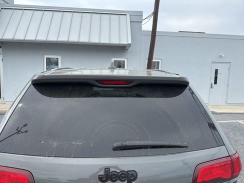 Used 2020 Jeep Grand Cherokee Altitude image 5