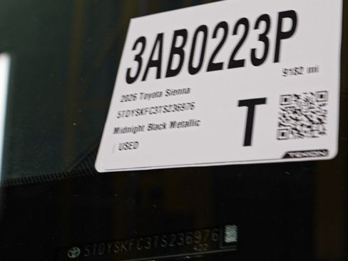 Used 2026 Toyota Sienna XLE AWD/4WD image 31