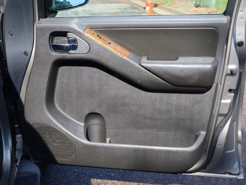 Used 2005 Nissan Pathfinder LE image 14