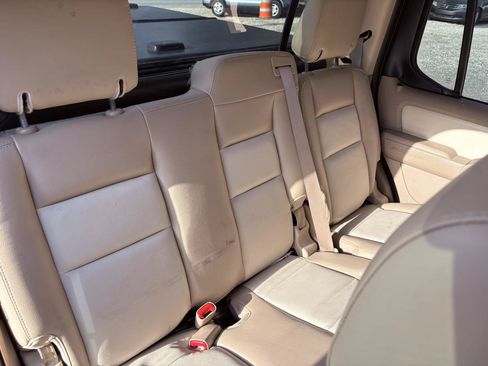 Used 2007 Ford Explorer Sport Trac Limited RWD image 66