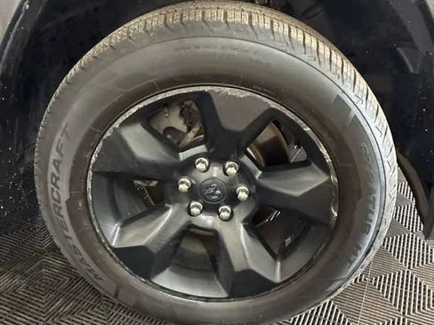 Used 2019 RAM 1500 Big Horn AWD/4WD image 7