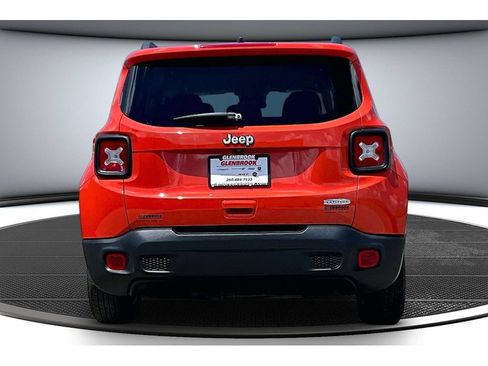 Used 2021 Jeep Renegade Latitude FWD image 6