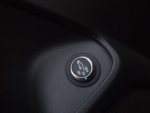 Used 2024 Chevrolet TrailBlazer RS w/ Convenience Package image 16