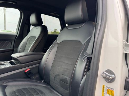 Certified 2024 Ford Edge ST-Line w/ Class II Trailer Tow Package AWD/4WD image 8