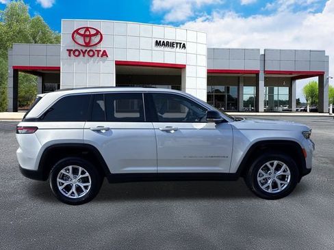 Used 2022 Jeep Grand Cherokee Limited image 30