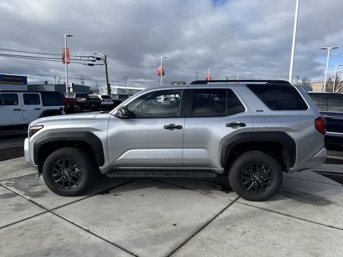 New 2026 Toyota 4Runner SR5 image 2