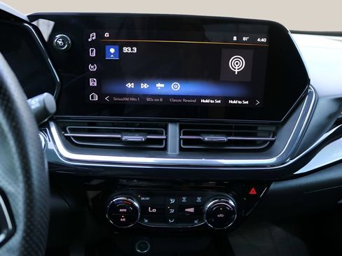 Used 2025 Chevrolet Trax RS FWD image 21