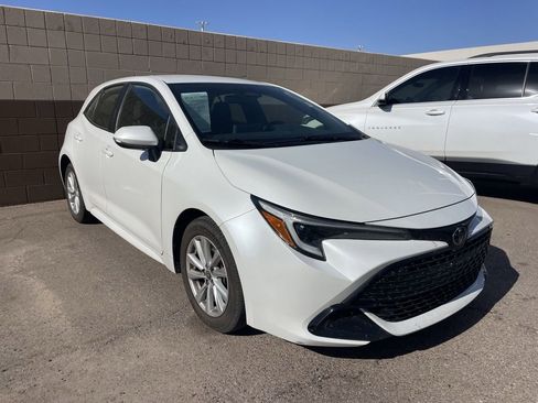 Used 2024 Toyota Corolla SE FWD image 2