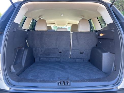 Used 2017 Ford Escape SE w/ SE Leather Comfort Package AWD/4WD image 10