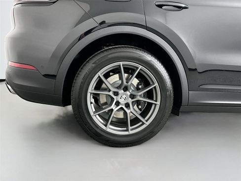 Used 2026 Porsche Cayenne Coupe AWD/4WD image 13