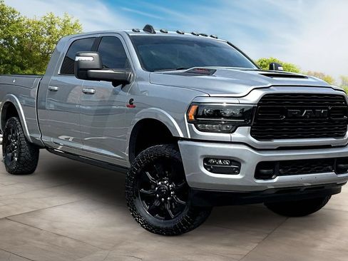 Used 2024 RAM 3500 Limited AWD/4WD image 11