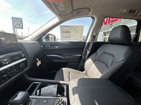 New 2026 Nissan Pathfinder SL AWD/4WD image 46