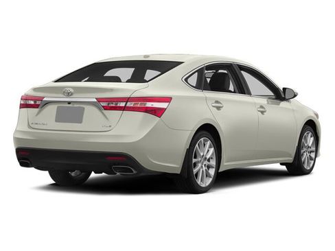 Used 2014 Toyota Avalon XLE Premium image 2