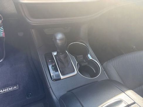 Used 2016 Toyota Highlander LE image 4