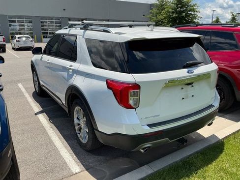 Used 2022 Ford Explorer Limited w/ Equipment Group 301A AWD/4WD image 11