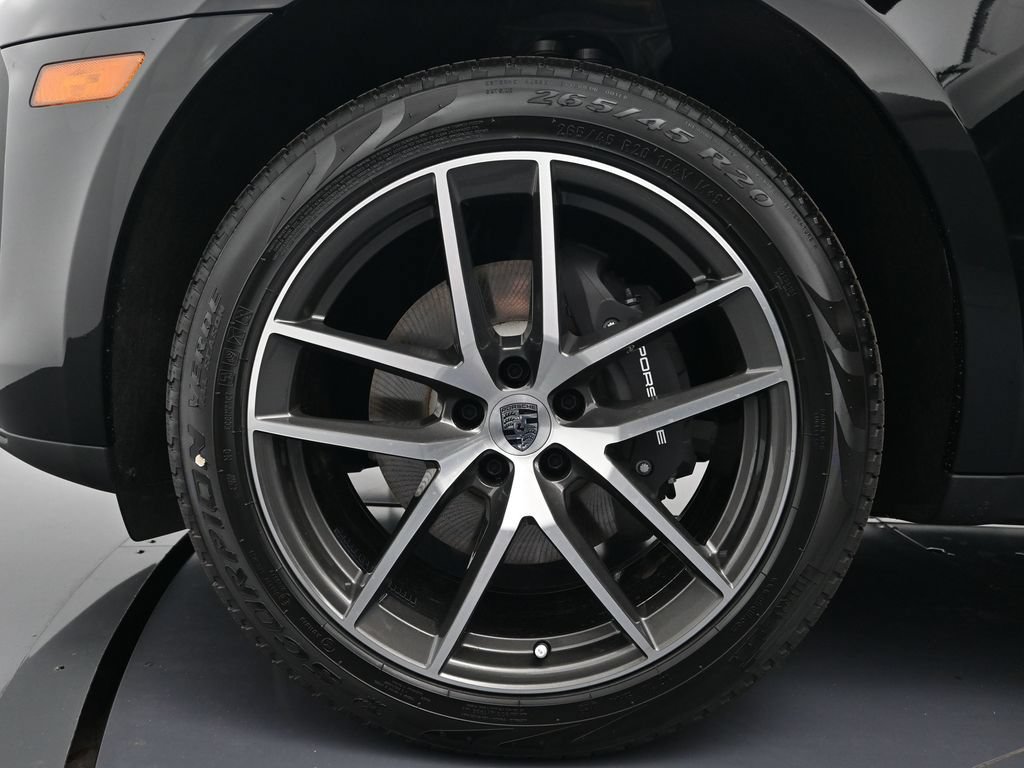 Certified 2026 Porsche Macan AWD/4WD image 26
